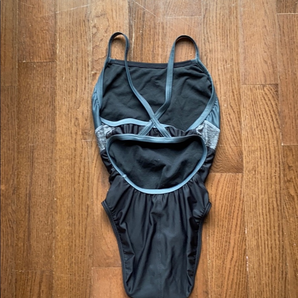 Speedo one piece - Picture 2 of 3
